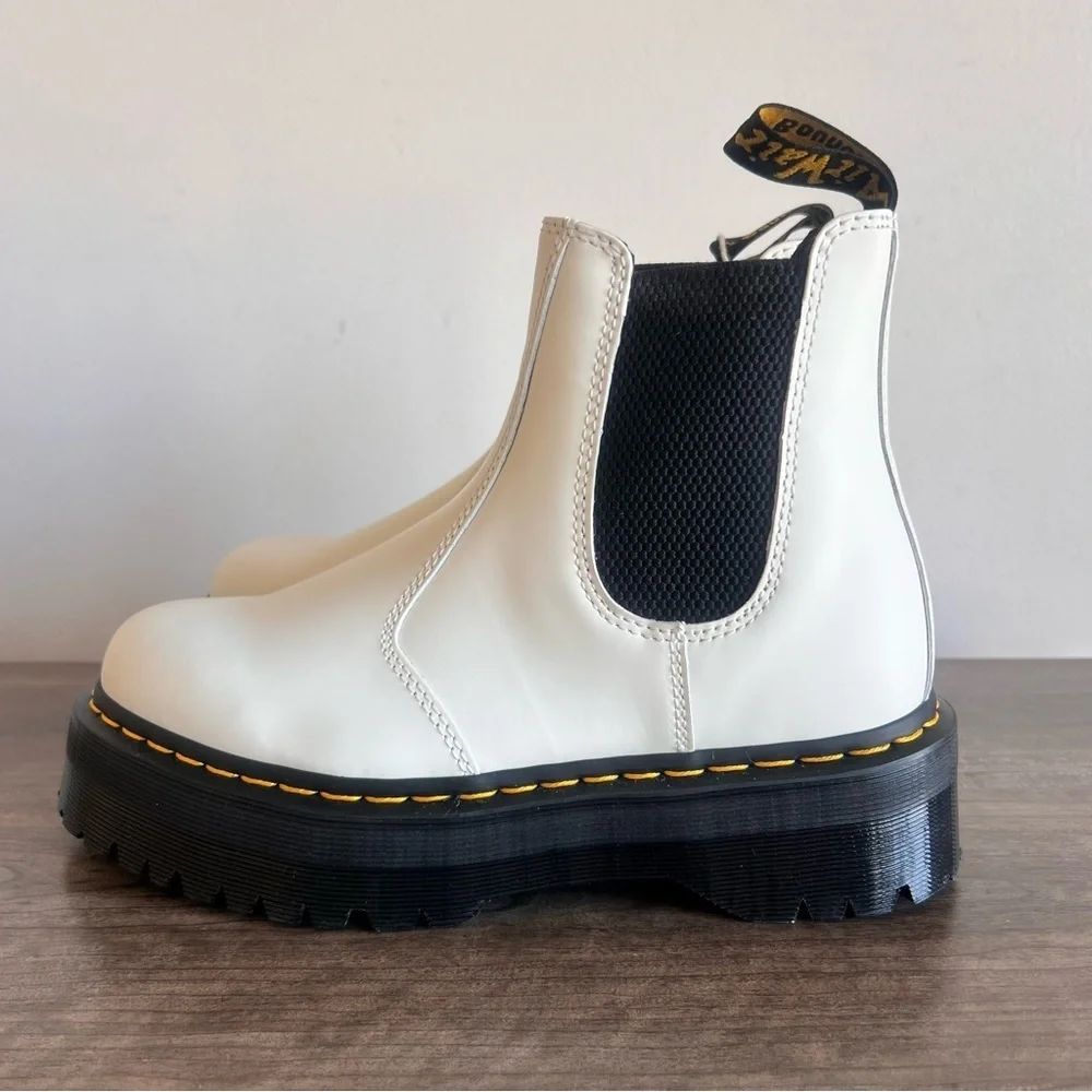 NEW Dr. Martens Unisex 2976 Quad Boot Size 8 or 9 #338A